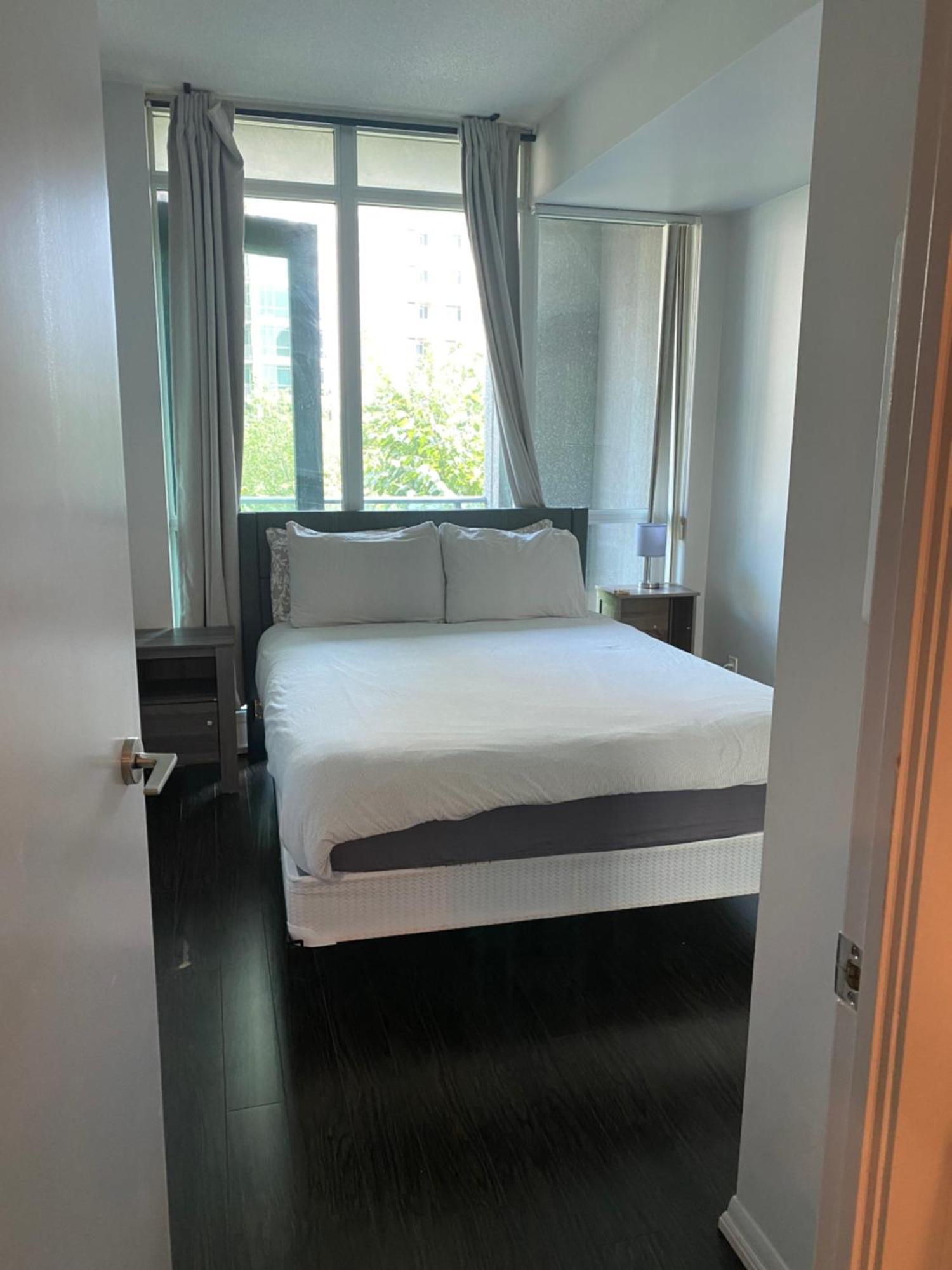 Executive 1 Bedroom Condo Sleeps 2 Toronto Ngoại thất bức ảnh