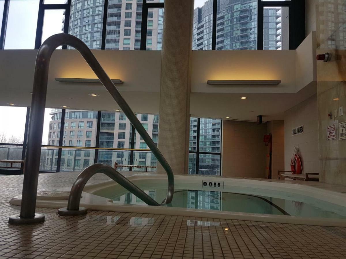 Executive 1 Bedroom Condo Sleeps 2 Toronto Ngoại thất bức ảnh