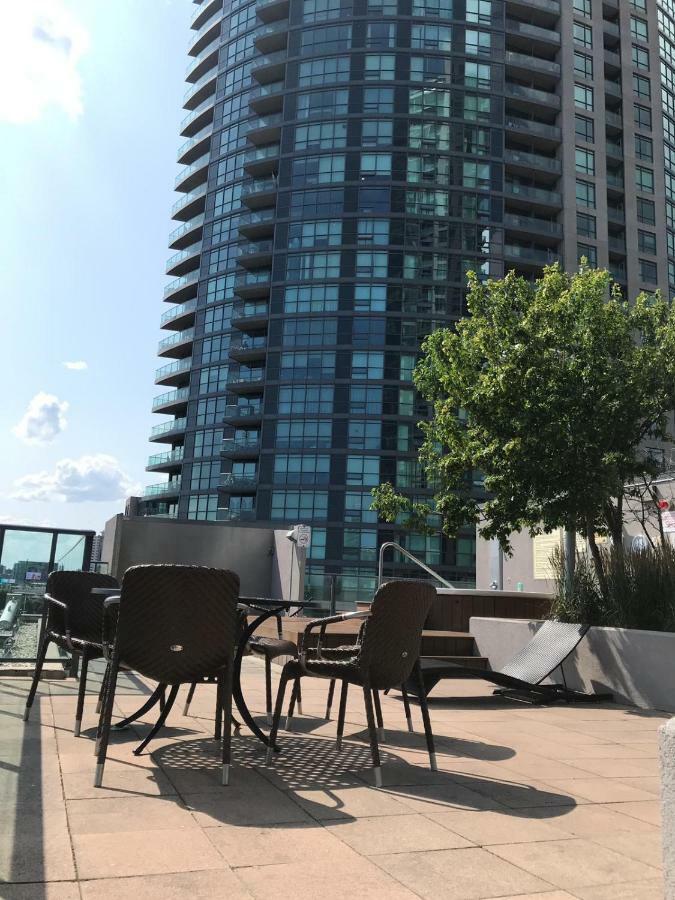 Executive 1 Bedroom Condo Sleeps 2 Toronto Ngoại thất bức ảnh