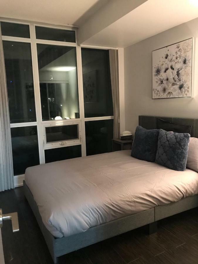 Executive 1 Bedroom Condo Sleeps 2 Toronto Ngoại thất bức ảnh