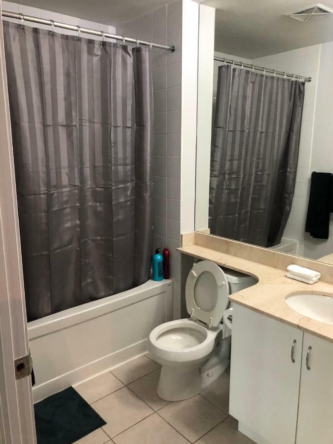 Executive 1 Bedroom Condo Sleeps 2 Toronto Ngoại thất bức ảnh