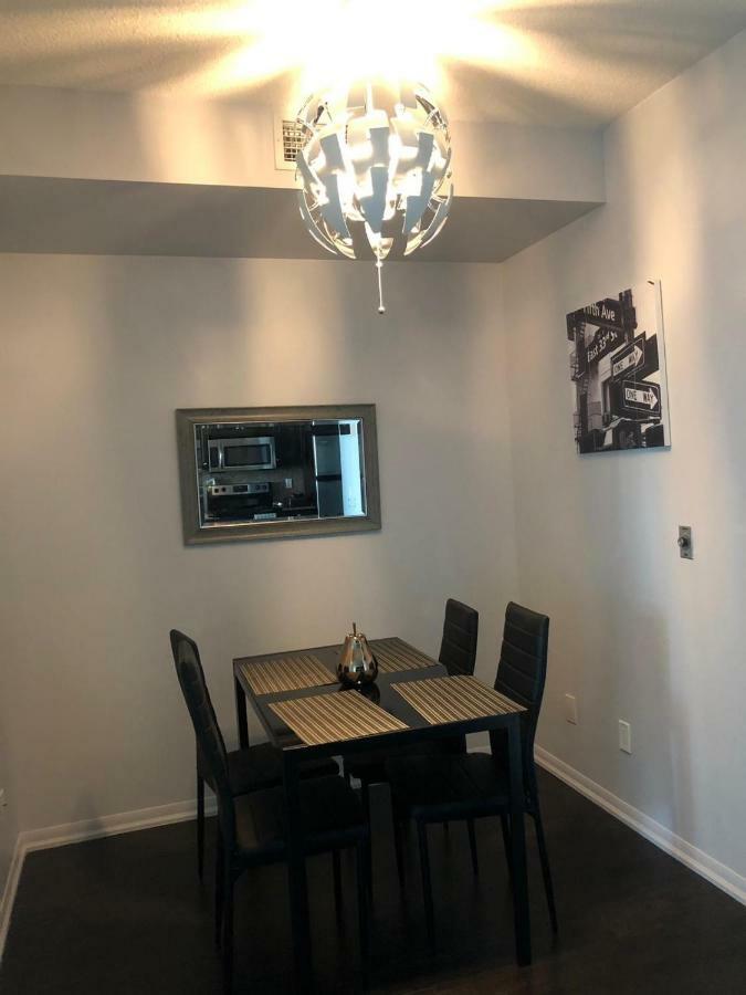 Executive 1 Bedroom Condo Sleeps 2 Toronto Ngoại thất bức ảnh