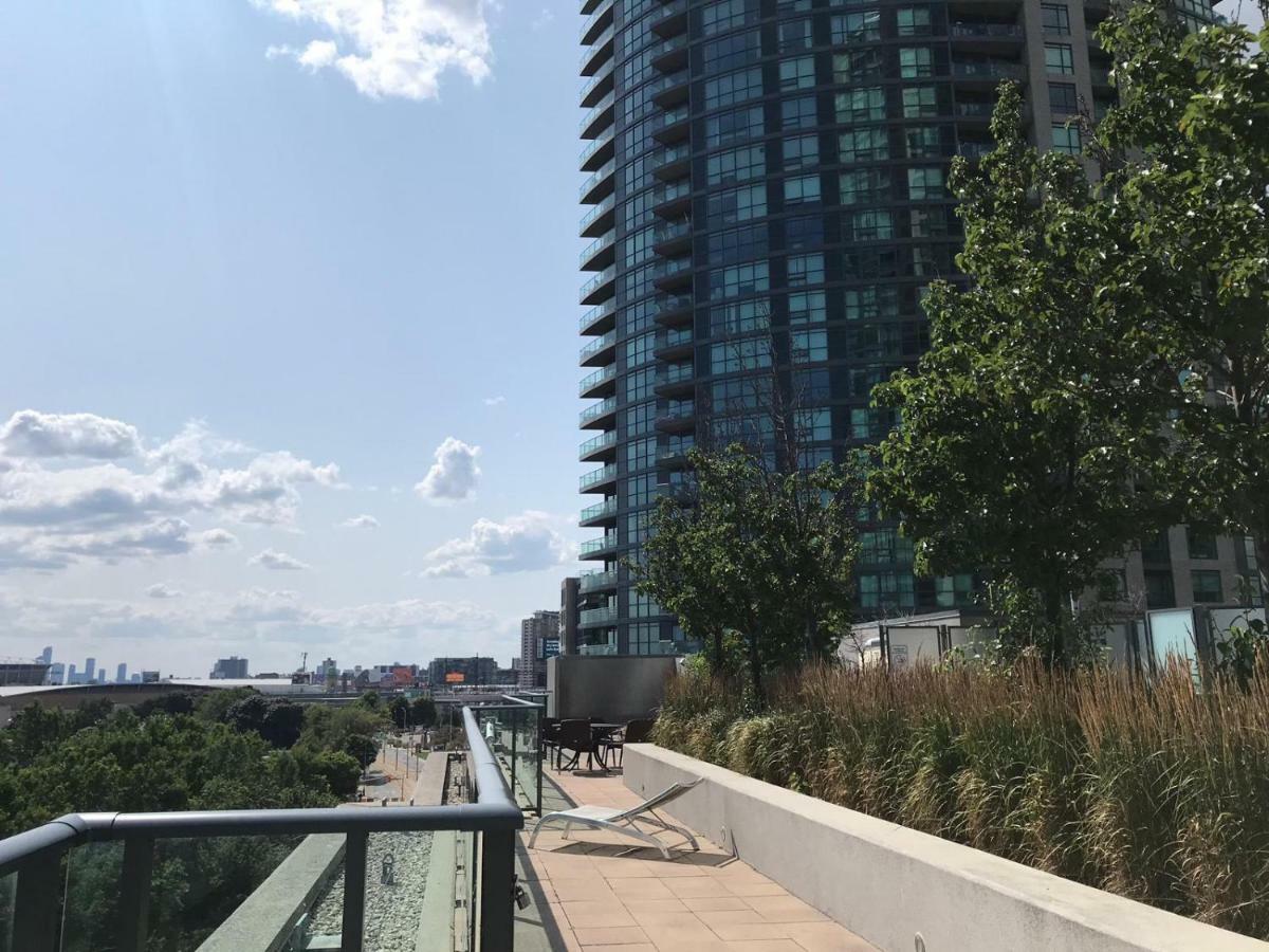 Executive 1 Bedroom Condo Sleeps 2 Toronto Ngoại thất bức ảnh