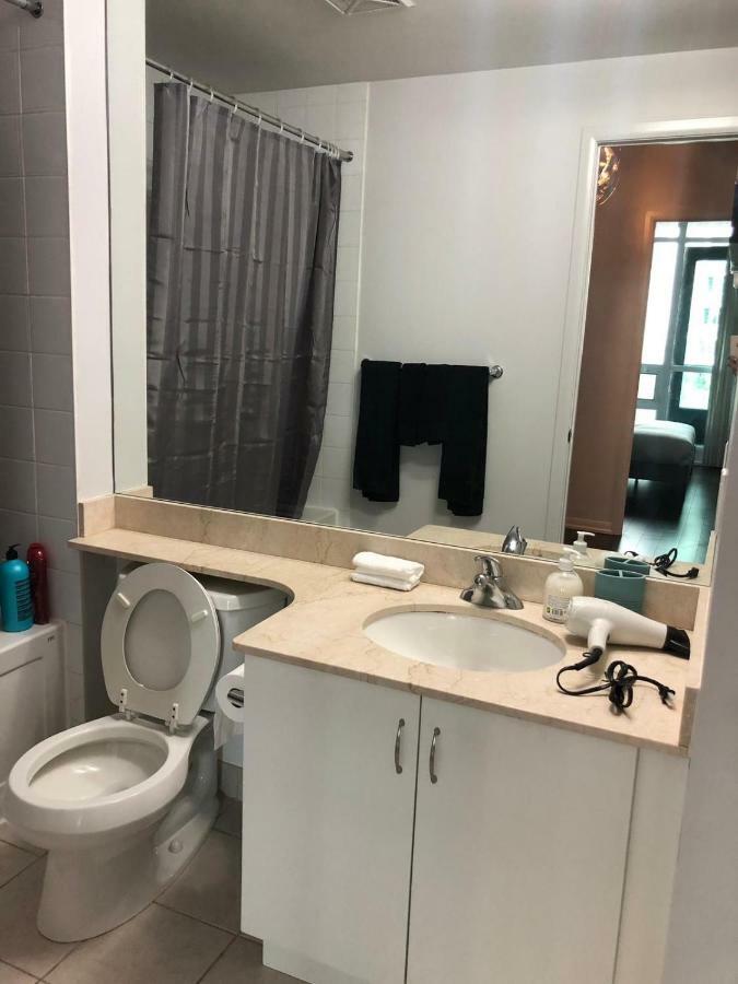 Executive 1 Bedroom Condo Sleeps 2 Toronto Ngoại thất bức ảnh