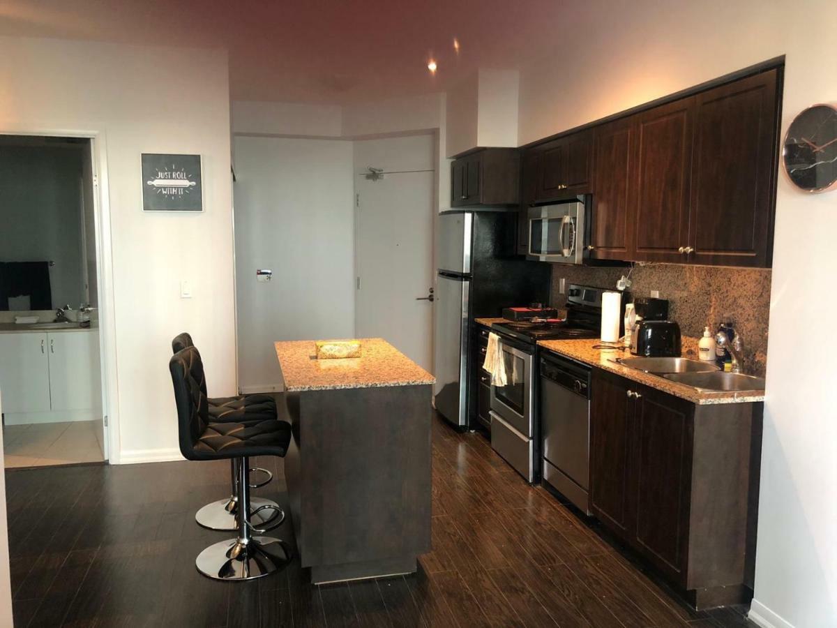 Executive 1 Bedroom Condo Sleeps 2 Toronto Ngoại thất bức ảnh