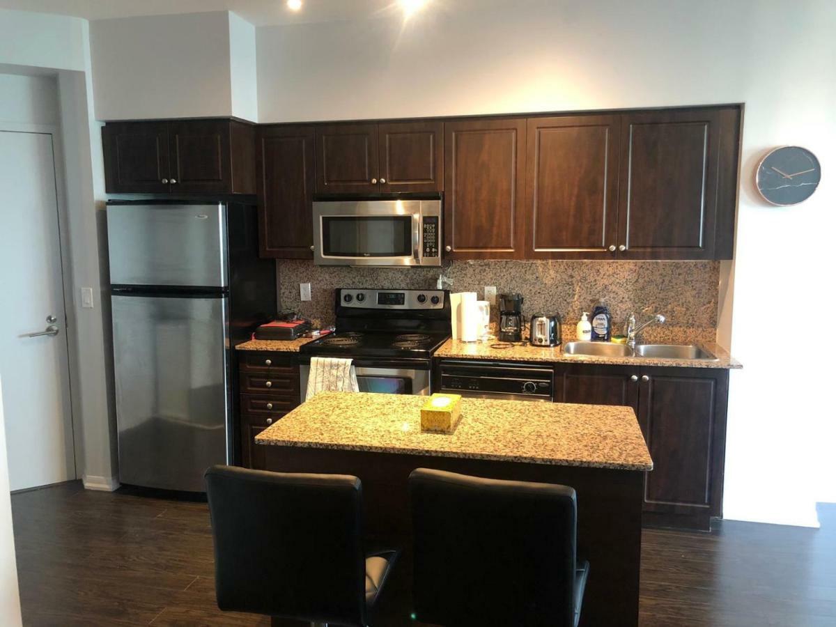 Executive 1 Bedroom Condo Sleeps 2 Toronto Ngoại thất bức ảnh