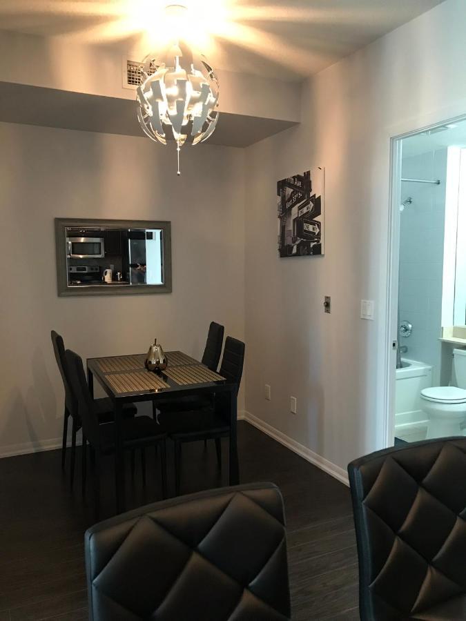 Executive 1 Bedroom Condo Sleeps 2 Toronto Ngoại thất bức ảnh